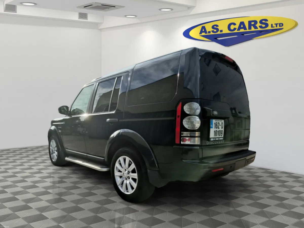 Land Rover Discovery 3.0 TDV6 AUTO CREW CAB - Image 4