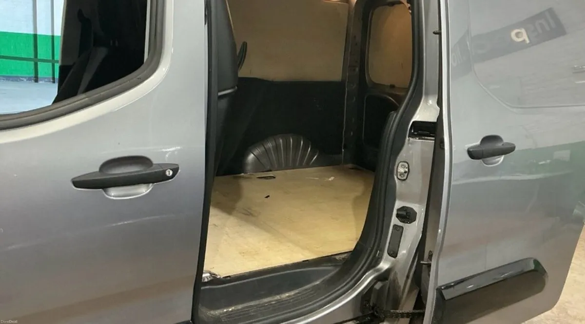 1.5 BlueHDi 1000 Enterprise M Panel Van 5dr Diesel - Image 6