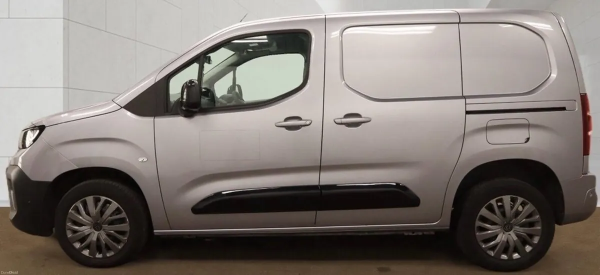 1.5 BlueHDi 1000 Asphalt Standard Panel Van 5dr Di - Image 4