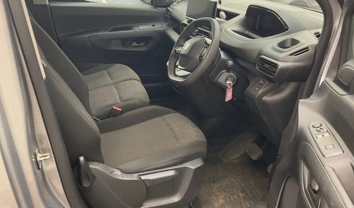 1.5 BlueHDi 1000 Asphalt Standard Panel Van 5dr Di - Image 6