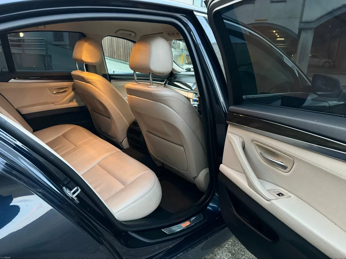 BMW 5-Series 2014 luxury model - Image 3