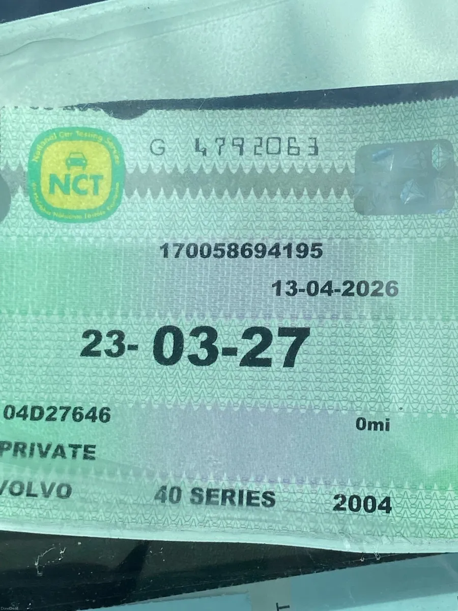 Volvo V40 2004 - Image 2