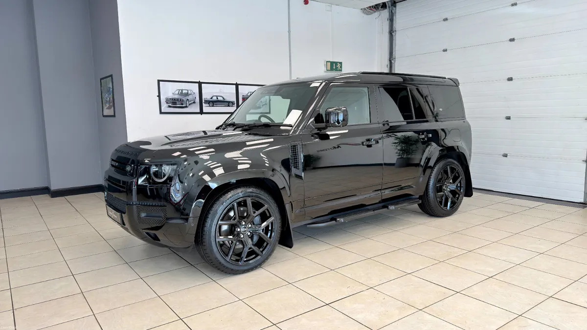 LANDROVER DEFENDER P400E X-DYNAMIC SE 110 - Image 3