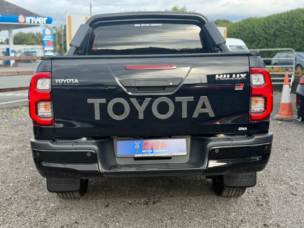 Toyota Hilux GR SPORT - CREW CAB - ONLY 18K KMS - Image 6