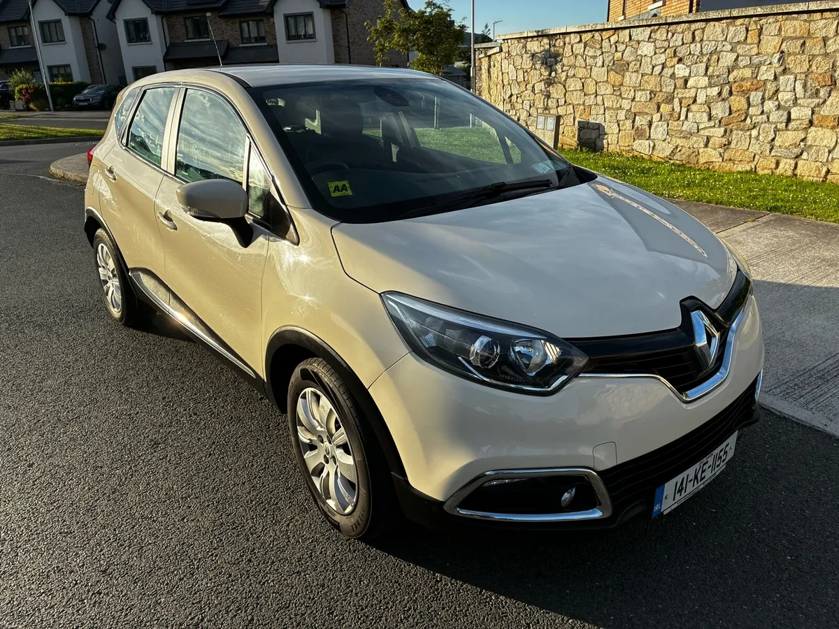 Renault Captur - Image 1