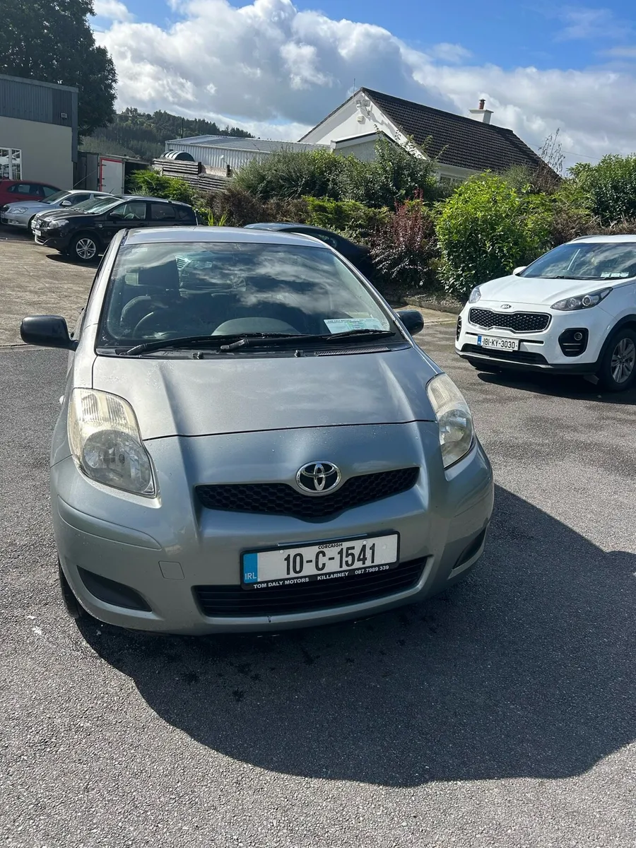 For sale 2010 Toyota Yaris 1.0 mint car - Image 1