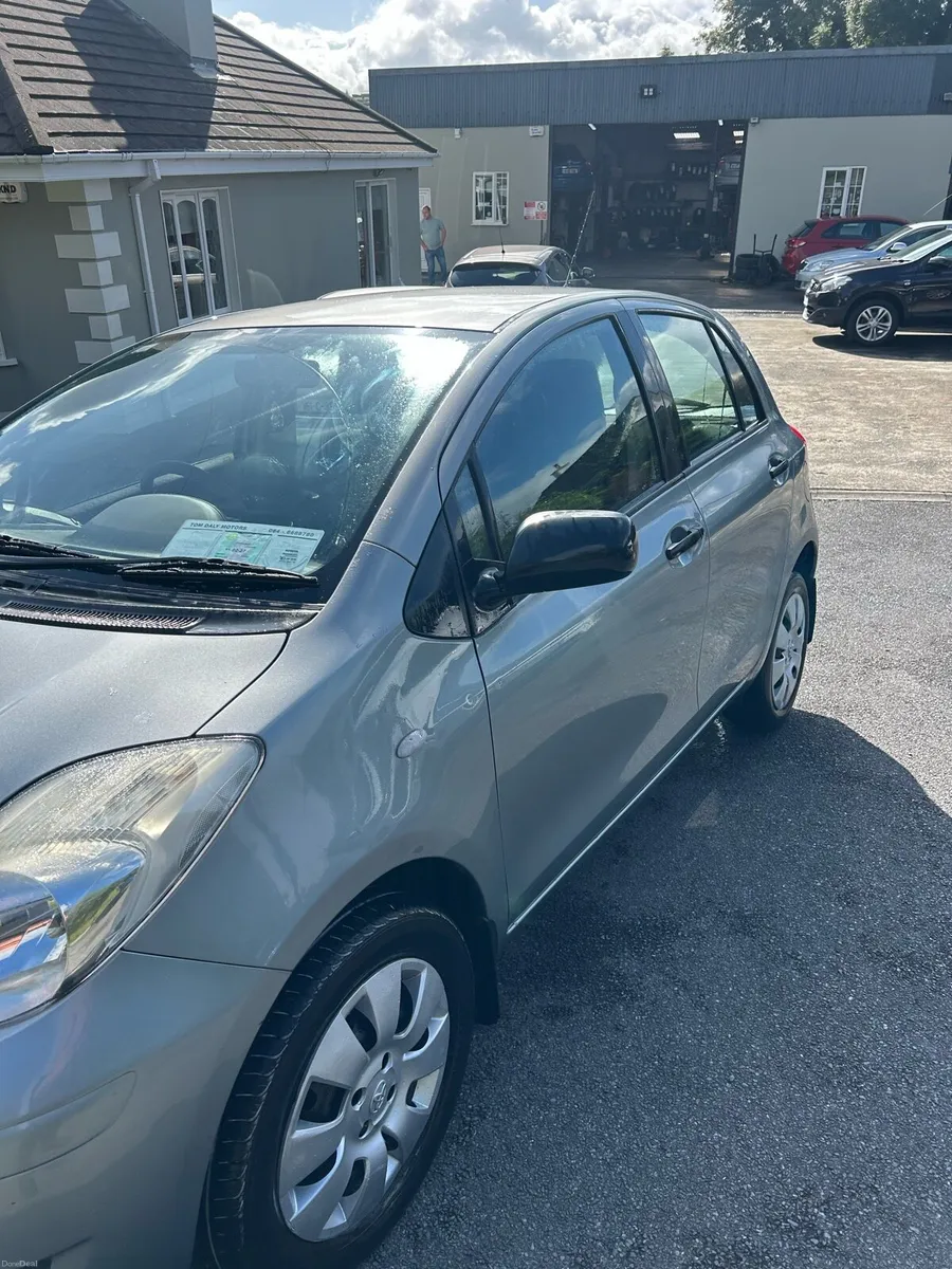 For sale 2010 Toyota Yaris 1.0 mint car - Image 3