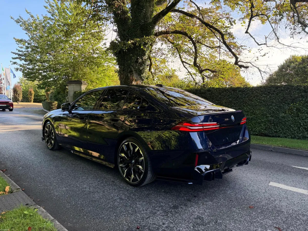 BMW 530E HYBRID -SeriesM-SPORT 2024 - Image 2