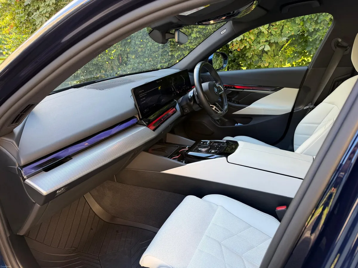 BMW 530E HYBRID -SeriesM-SPORT 2024 - Image 6