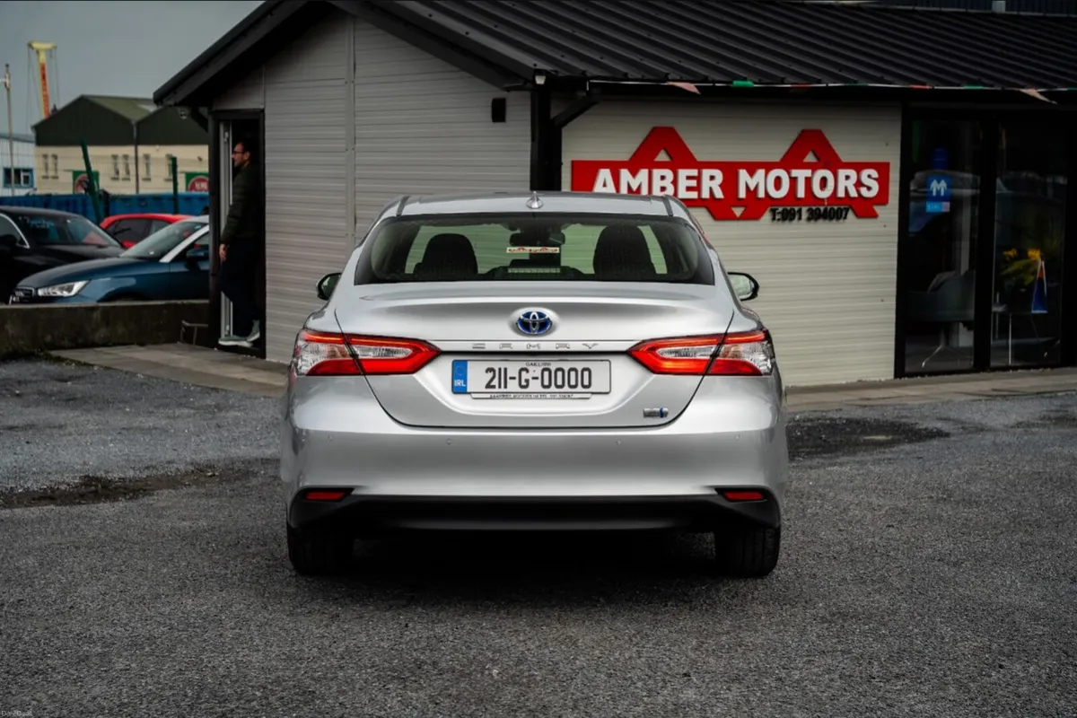 2021 Toyota Camry 2.5 Petrol Hybrid Auto - Image 3