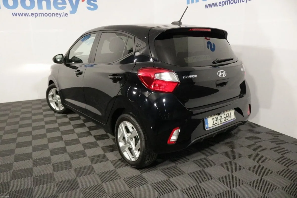 Hyundai i10 Automatic Deluxe 1.0L Petrol Hatchback - Image 5