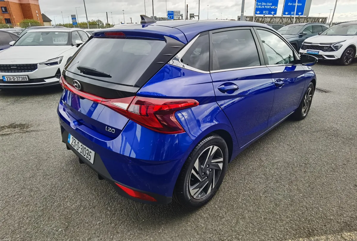 Hyundai i20 DELUXE PLUS 2023 - Image 5