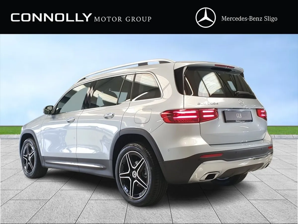 Mercedes-Benz GLB 200D Progressive 5 Seats w/ 19" - Image 2