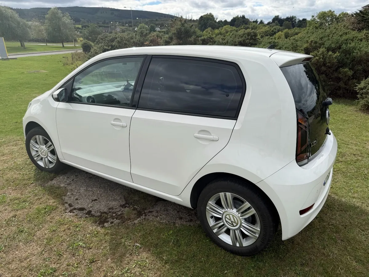 2017 Volkswagen High Up! 1.0 Petrol Automatic - Image 3
