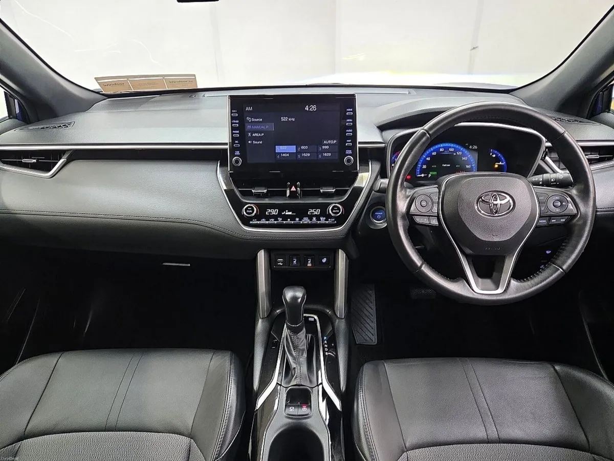 Toyota Corolla Cross 1.8 Z Model Hybrid - Image 3