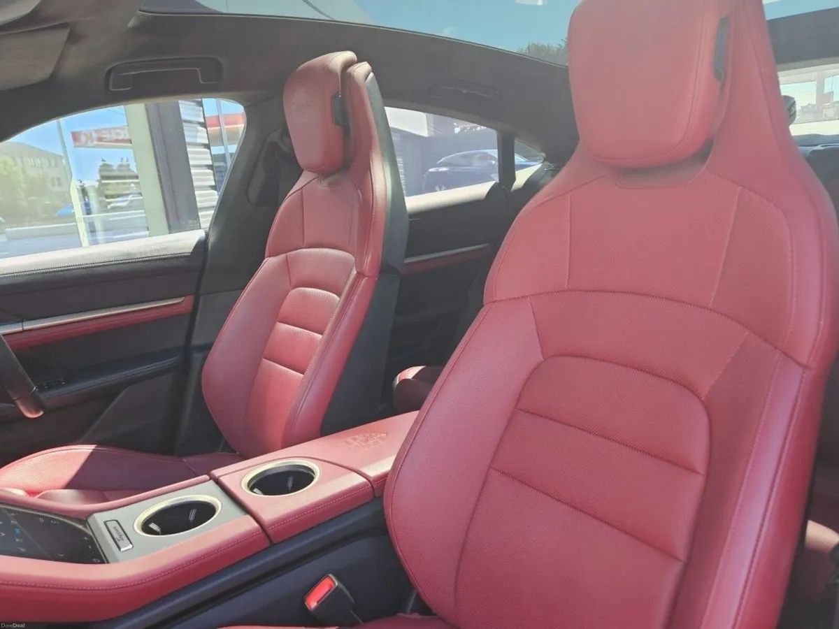 Porsche Taycan Turbo - Image 5