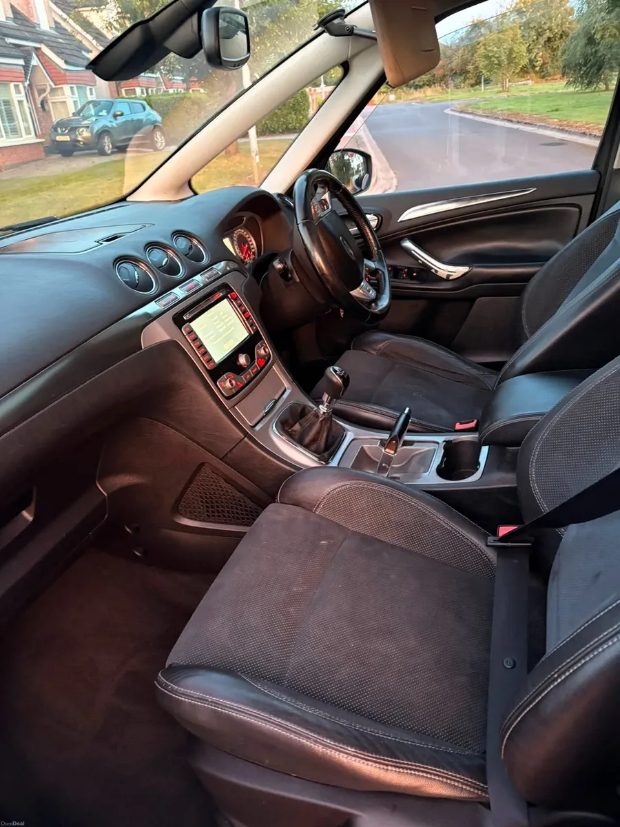 Ford S-Max 2009 - Image 2