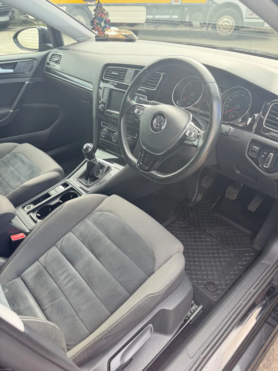 Volkswagen Touran 2015 - Image 5