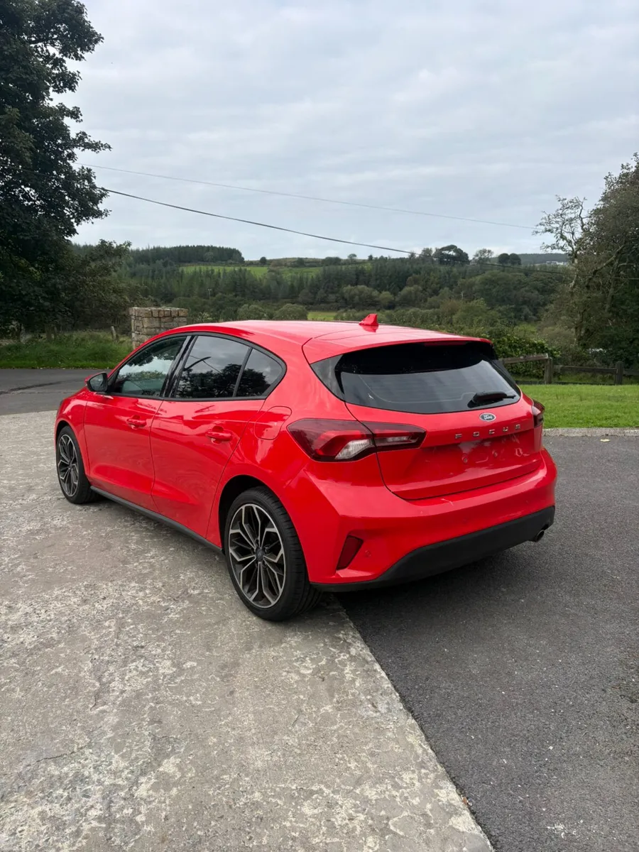 Ford Focus 2022 - Image 2
