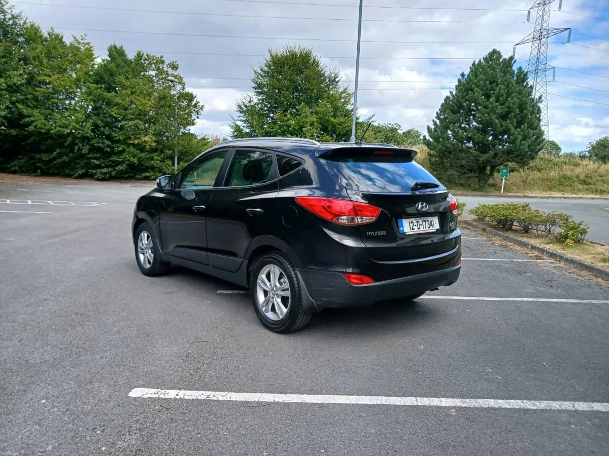 Hyundai i35 High Spec Low mileage model Black - Image 3
