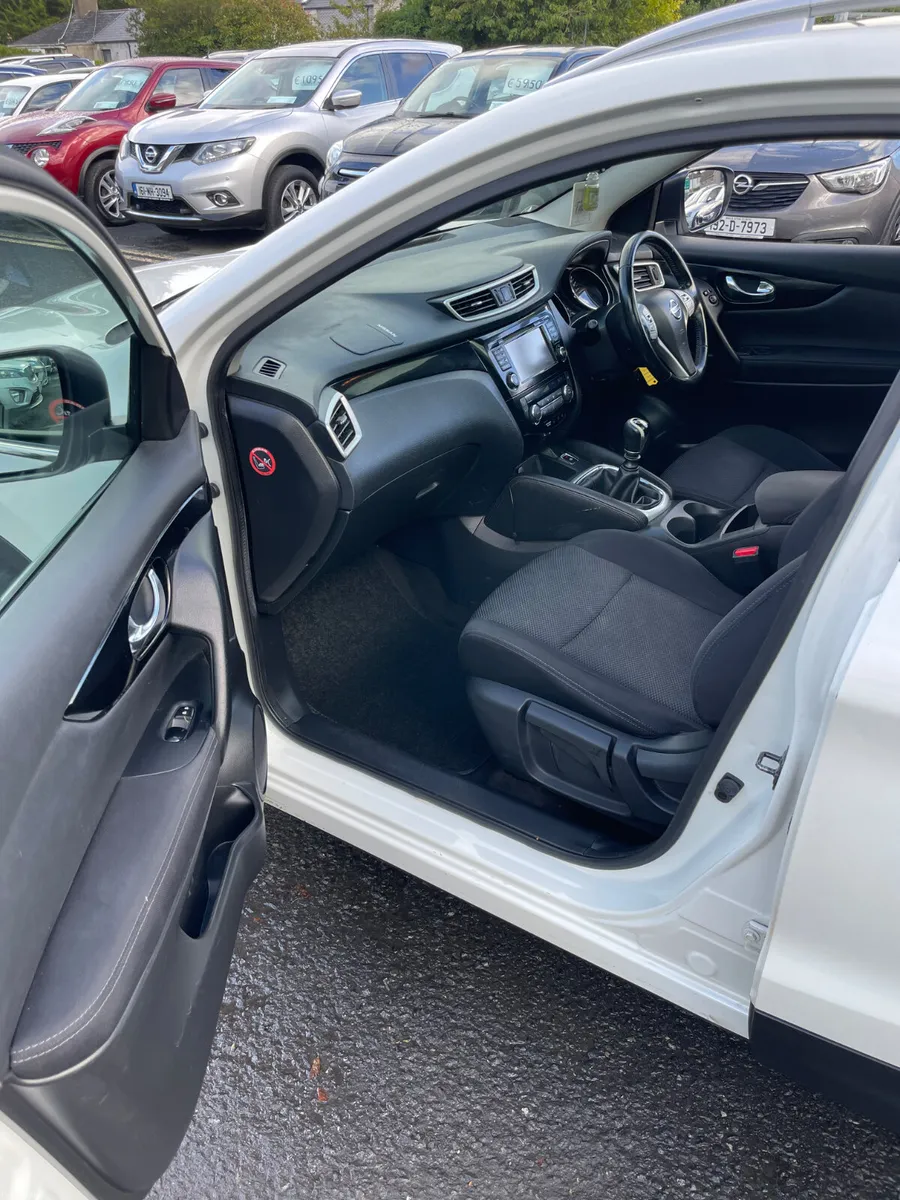 Nissan Qashqai 2016 1.5 Diesel Manual - Image 6
