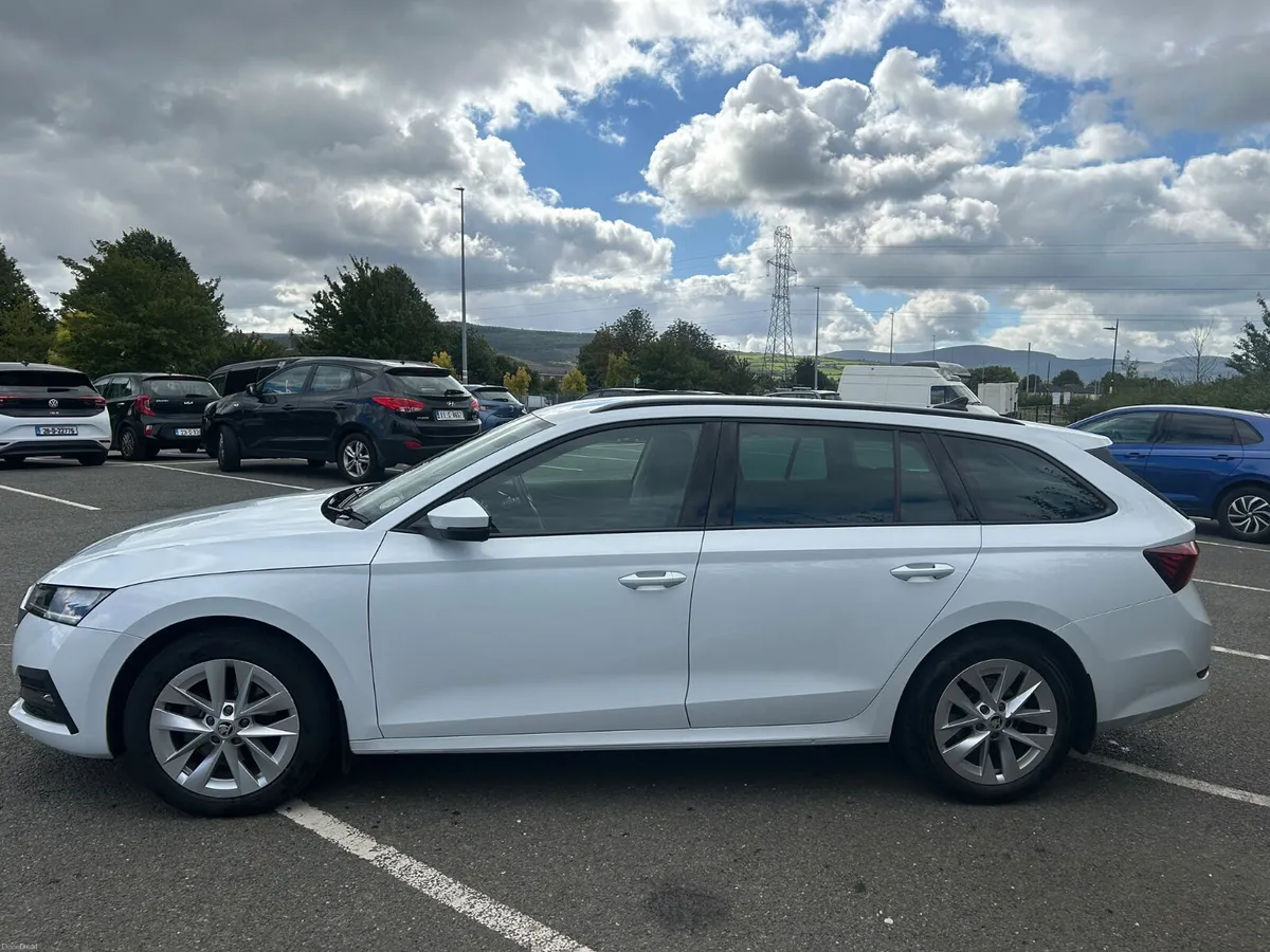 Skoda Octavia 2024 - Image 6