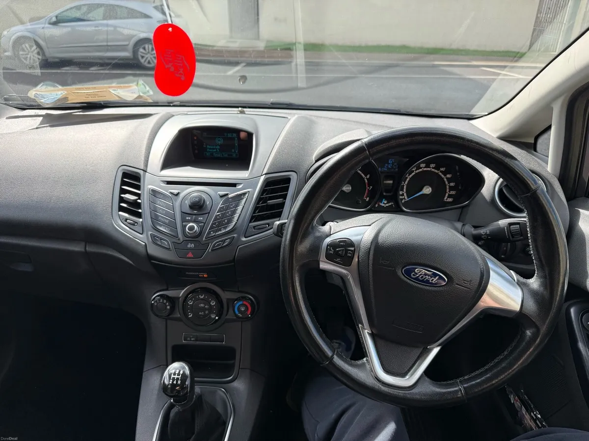 Ford fiesta - Image 5