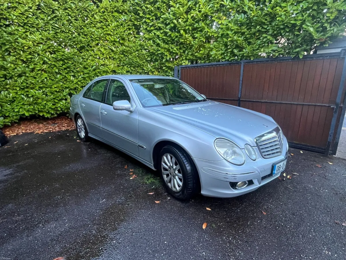 Mercedes-Benz E-Class 2008 - Image 1