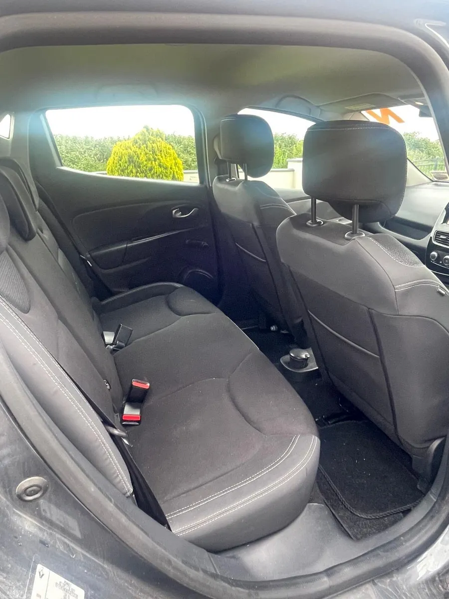 Clio Car - Image 6