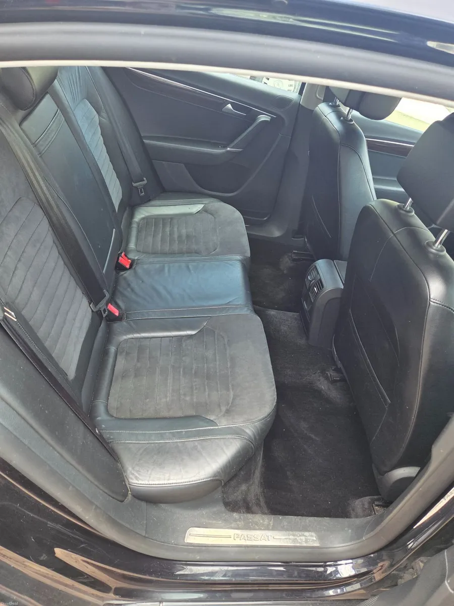 Volkswagen Passat 2012 - Image 5