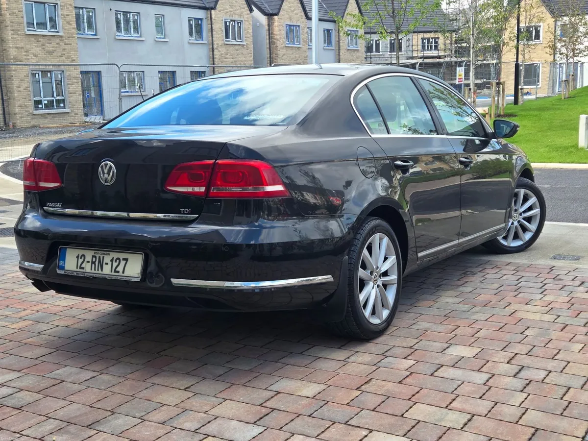 Volkswagen Passat 2012 - Image 4