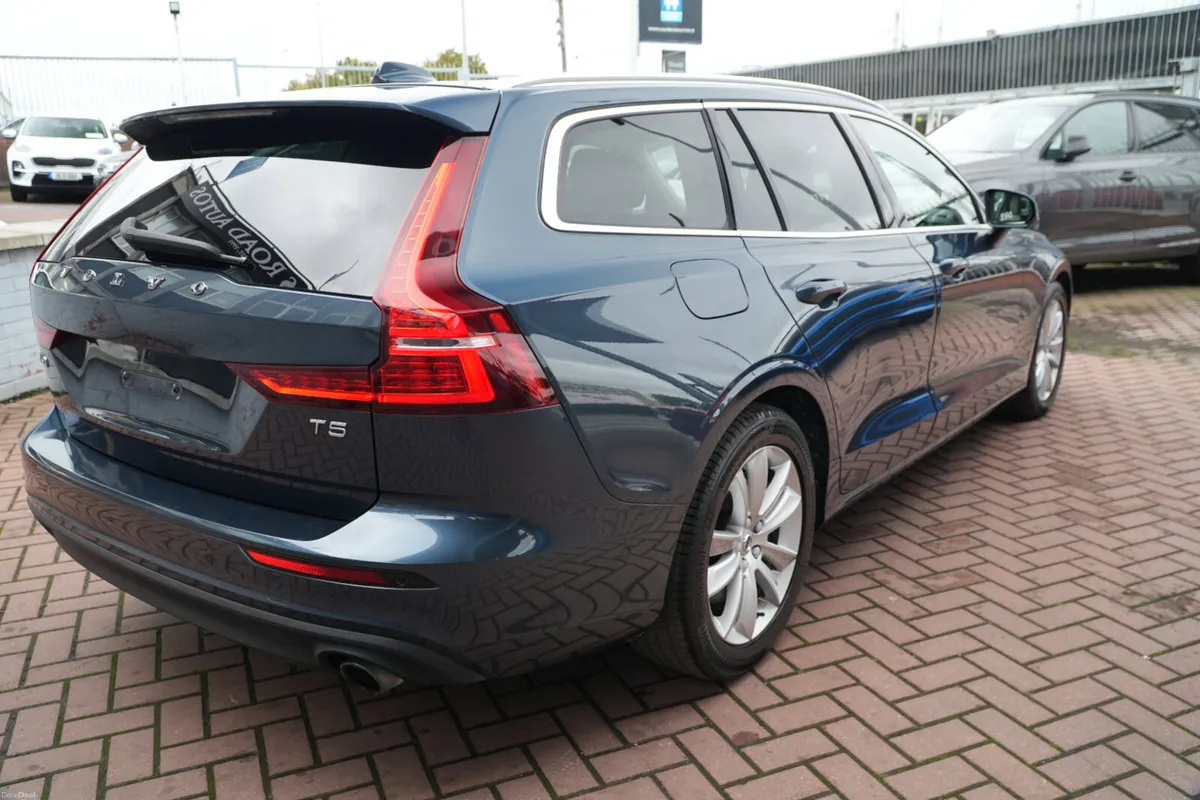 2020 VOLVO V60 T5 - Image 4