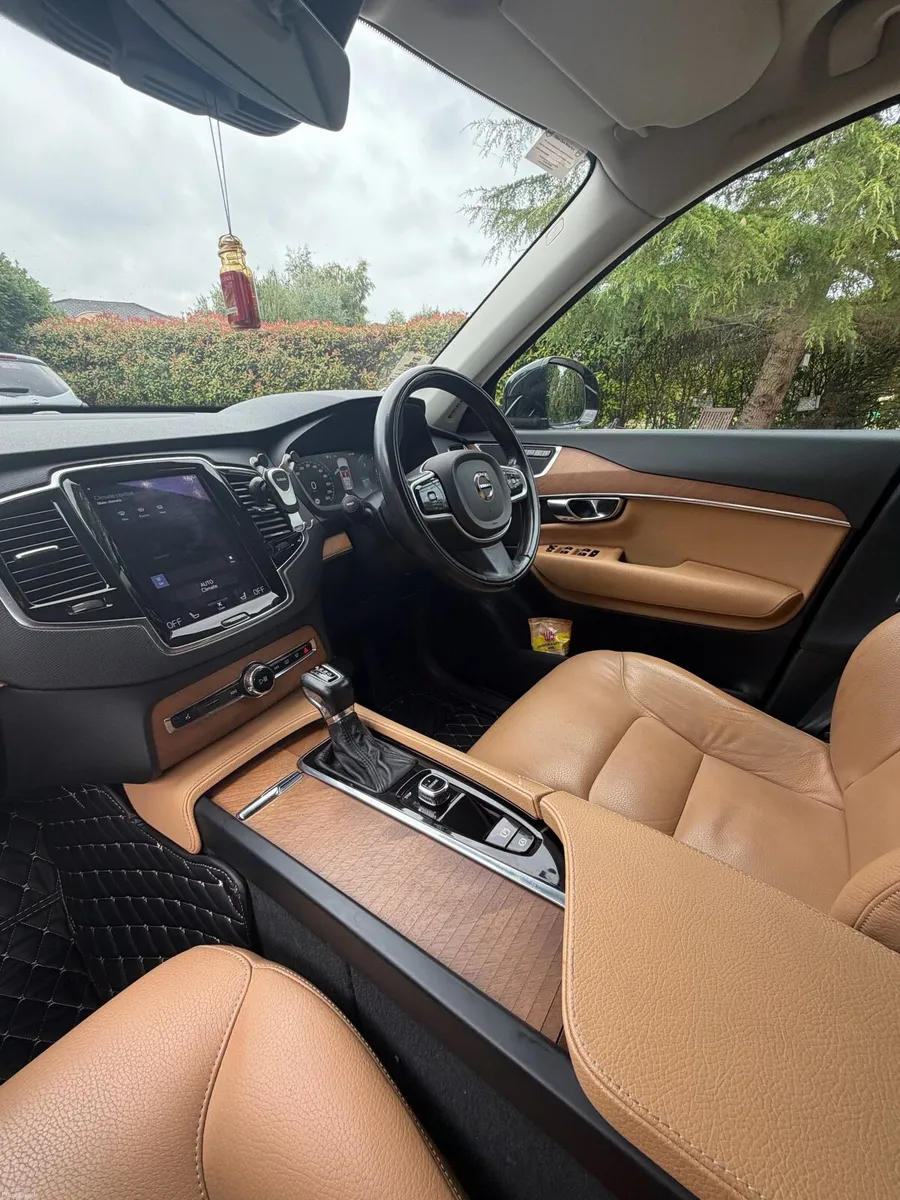 2015 Volvo XC90 2.0L D5 - Image 2