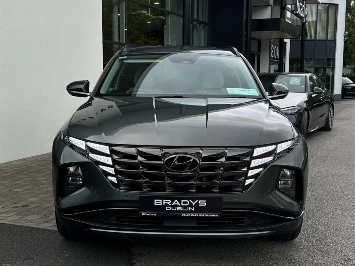 Hyundai Tucson 2WD Executive Plus - Image 2
