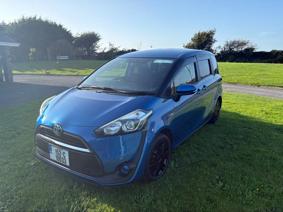 Toyota Sienta 2015 hybrid - Image 4