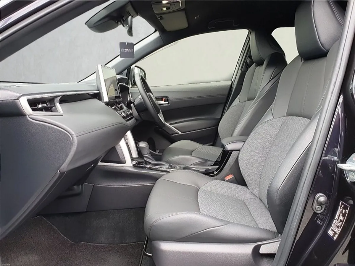 Toyota Corolla Cross ** Z MODEL ** 1.8 MHEV ** TRI - Image 6