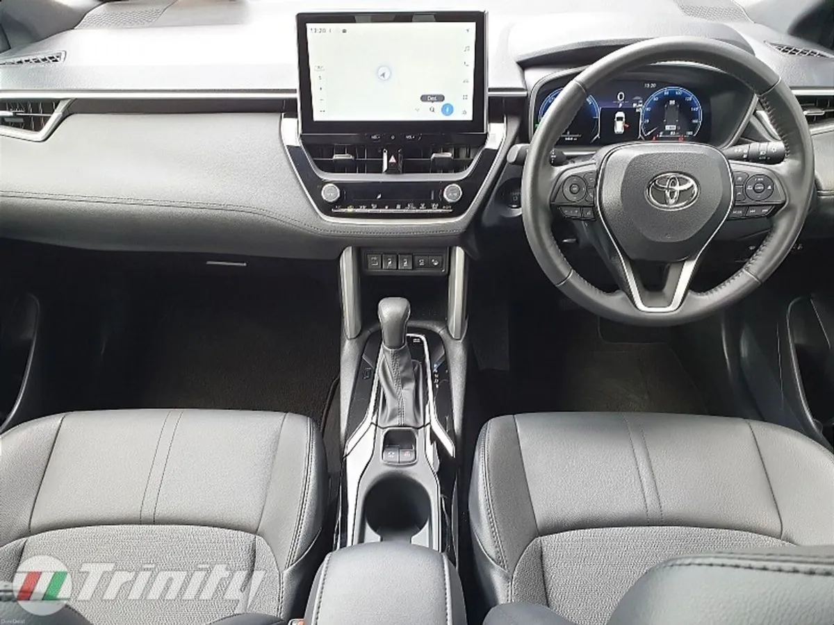 Toyota Corolla Cross ** Z MODEL ** 1.8 MHEV ** TRI - Image 2