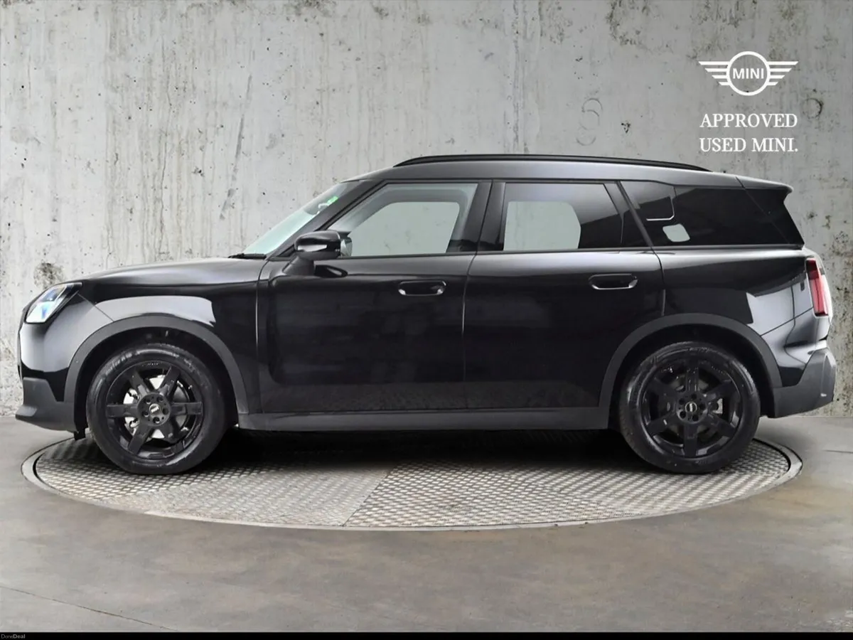 Mini Countryman EV Monochrome  204 Electric Auto 6 - Image 3