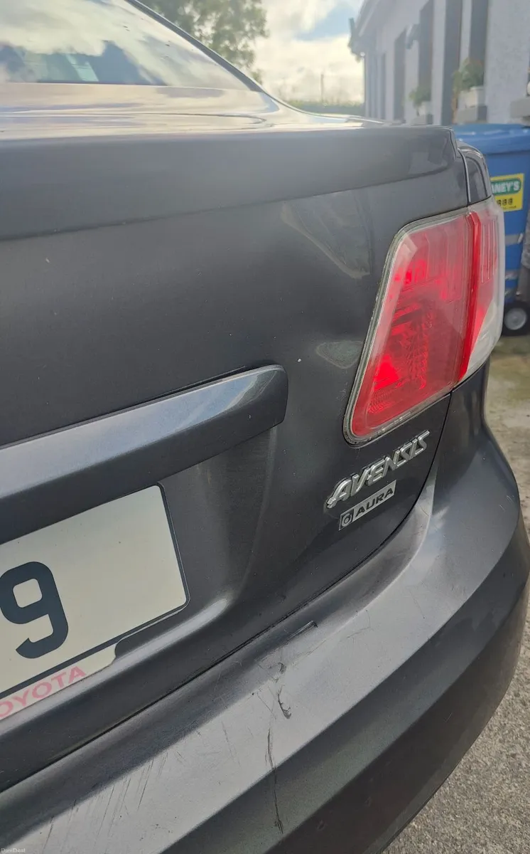Toyota Avensis 2011 - Image 6