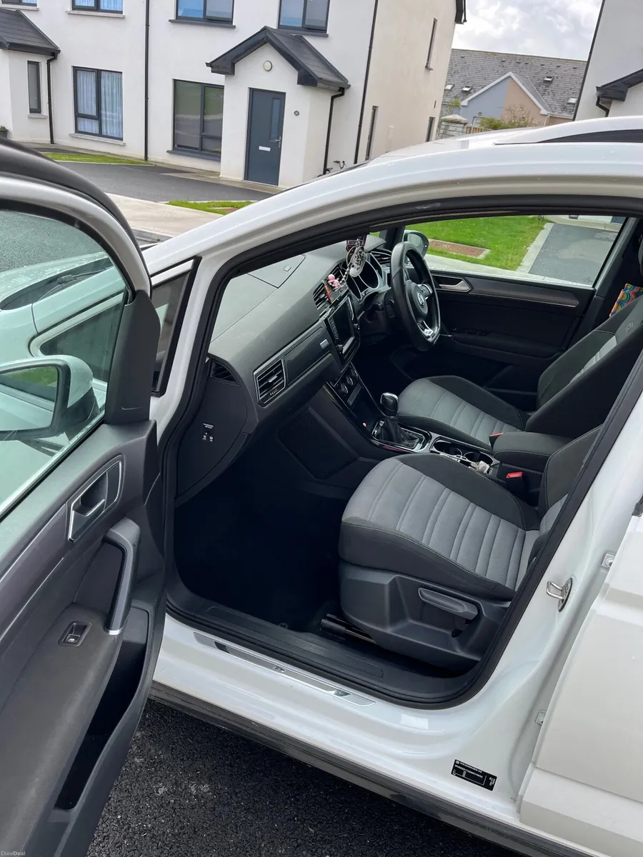 Volkswagen Touran 2017 - Image 3