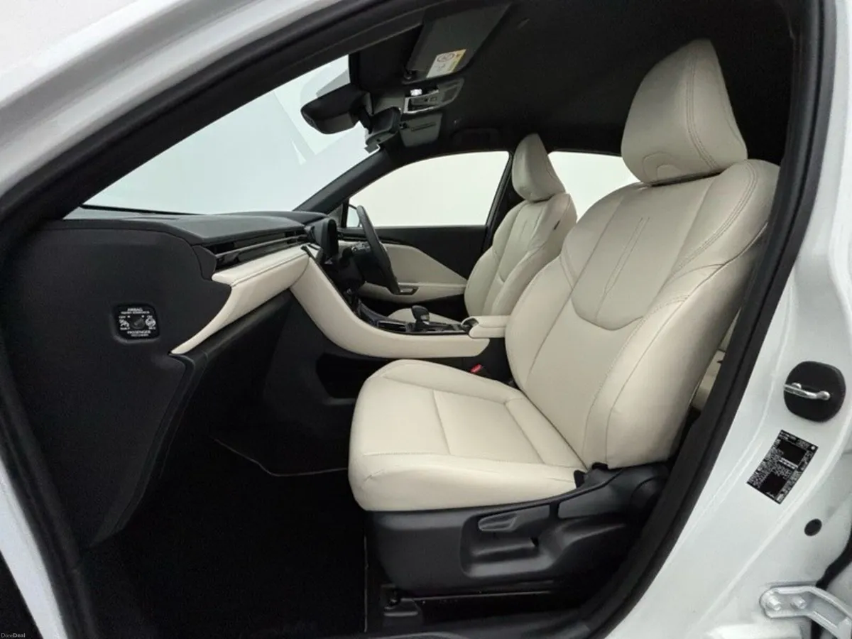 Lexus LBX Elegant - Image 6