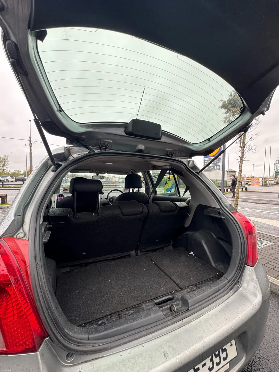 Toyota Yaris - Image 6