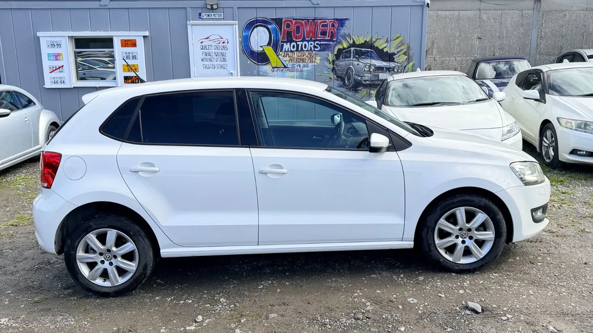 2013 Volkswagen Polo  High Spc - Image 4