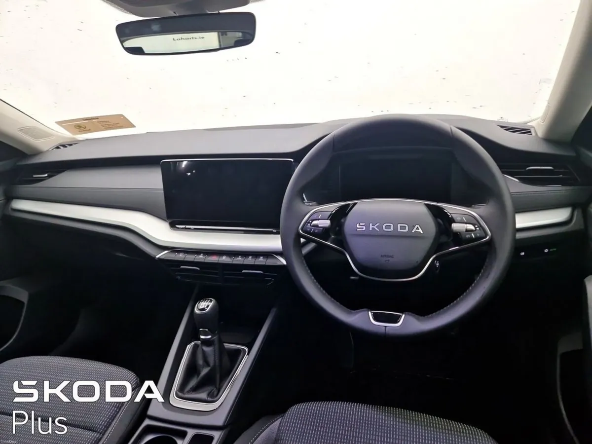 Skoda Octavia COMBI *HUGE SAVING FROM NEW EX DEMO - Image 2
