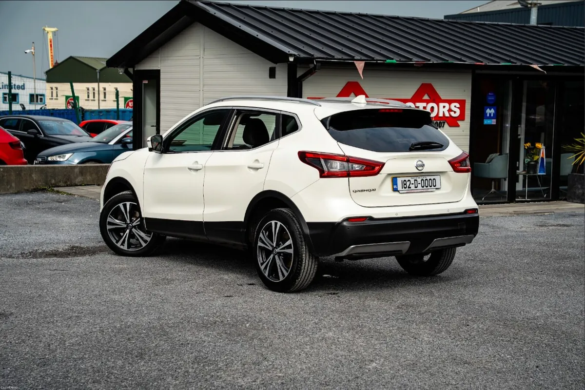 2018 Nissan Qashqai **MINT CONDITION** - Image 3