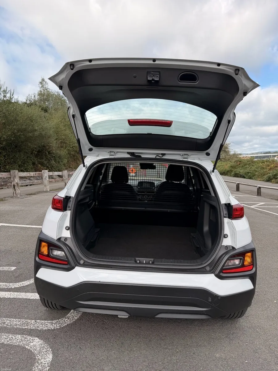 2020 Hyundai Kona Commercial ( van ) - Image 5