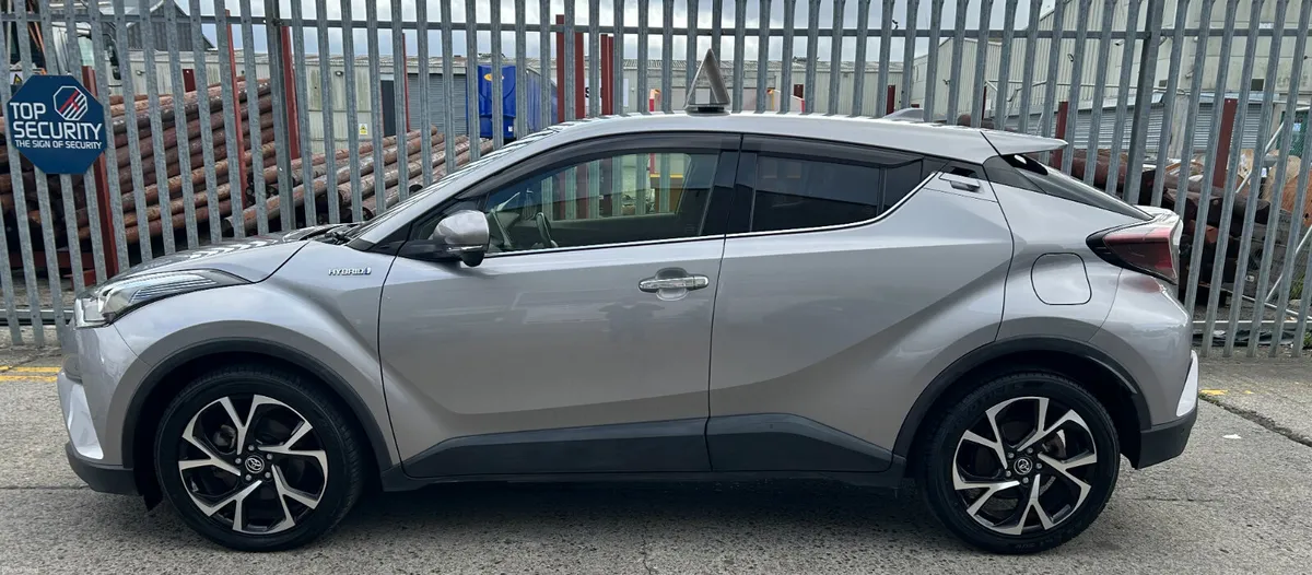 2018 Toyota C-HR  | G Package - Image 5
