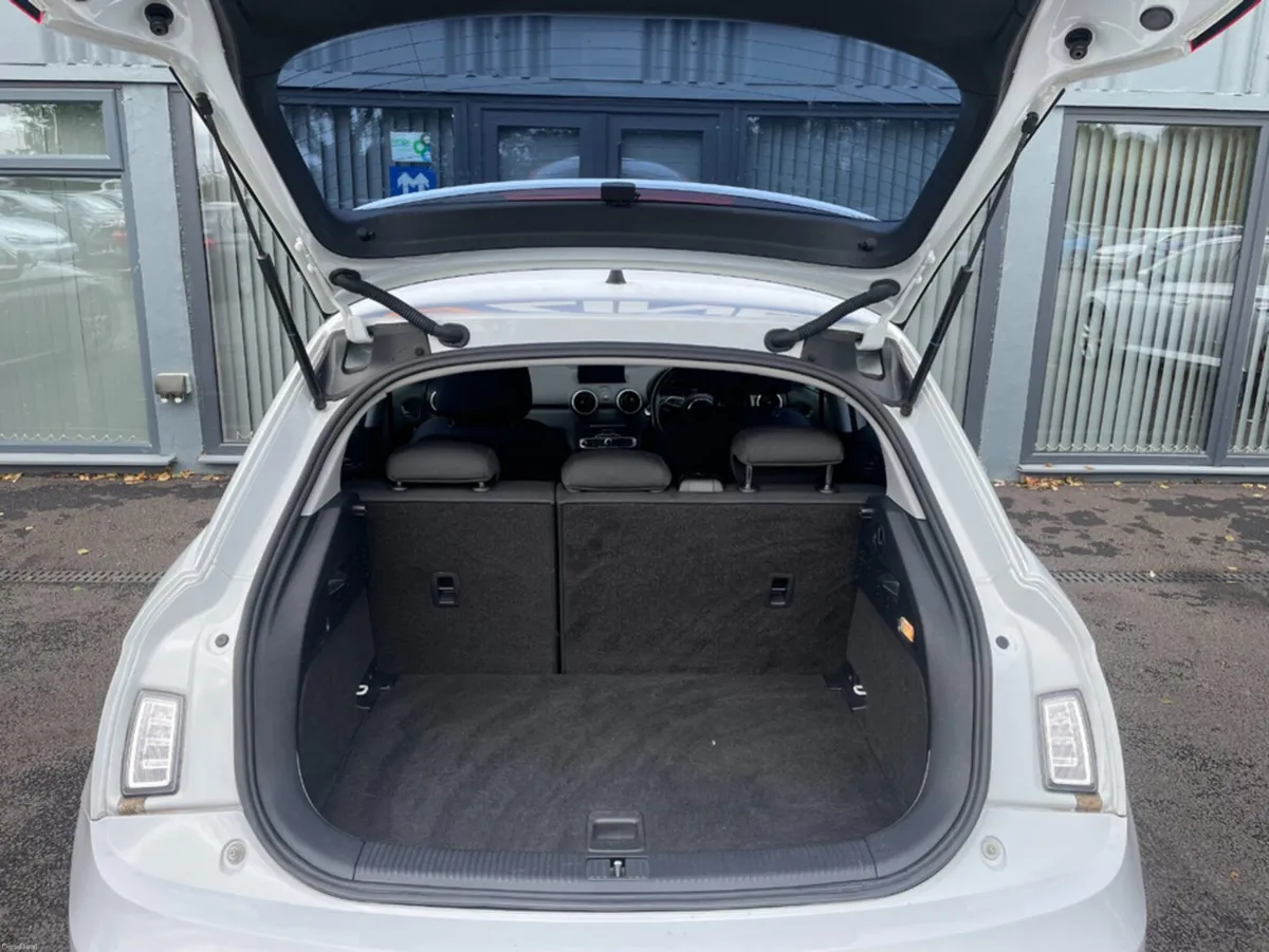 Audi A1 DBA-8XCHZ 5DR AUTO - Image 5