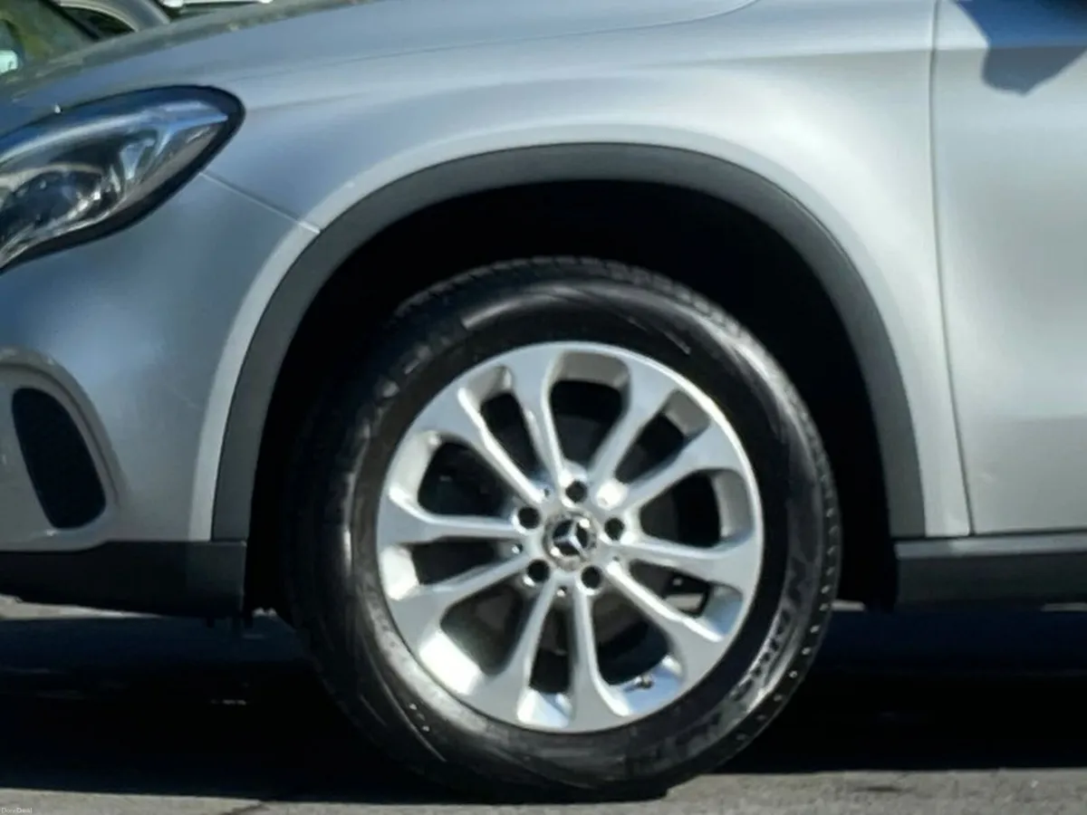 Mercedes-Benz GLA Irish Car Ivory leather Auto 1.6 - Image 6