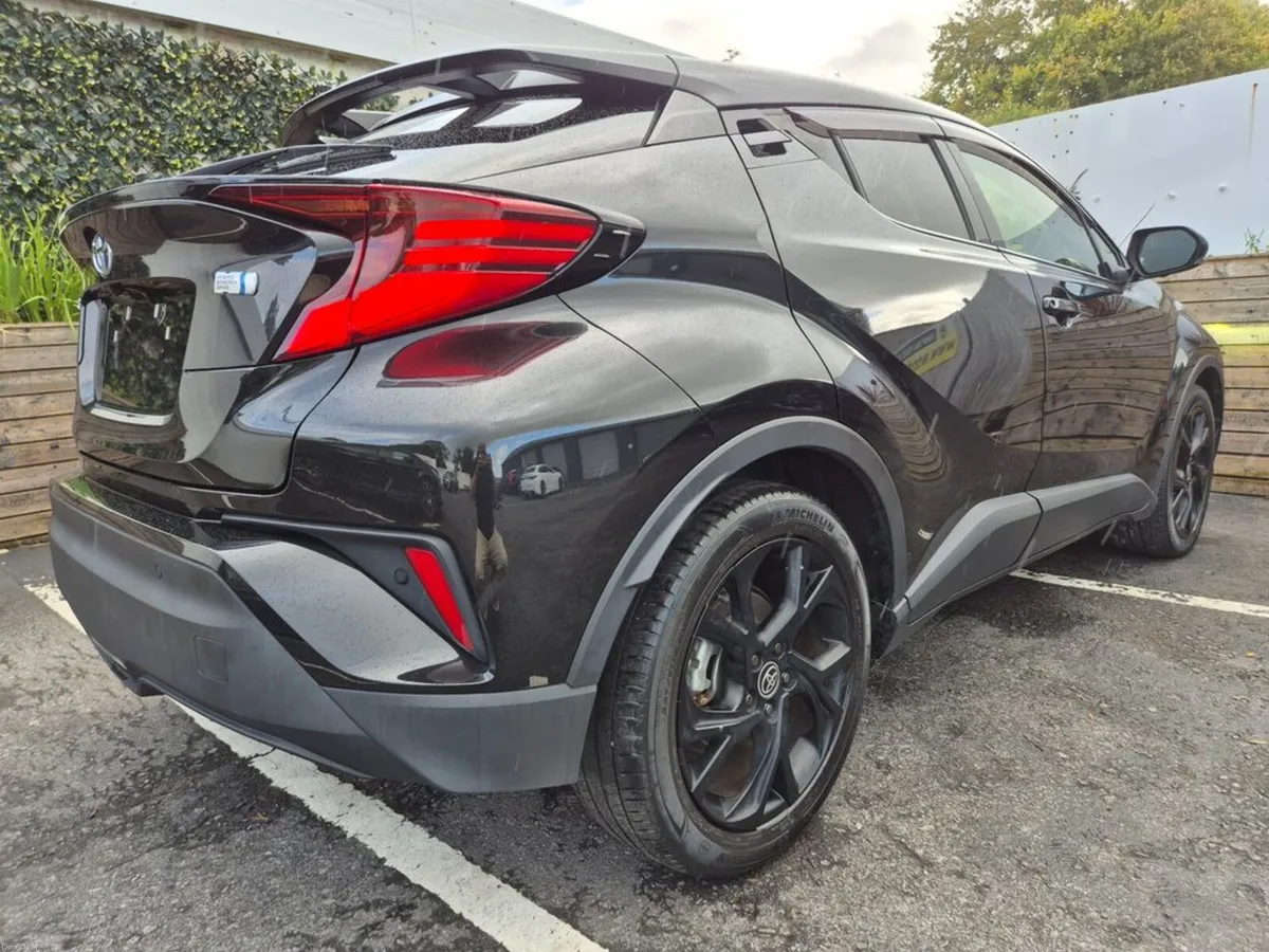 Toyota C-HR 1.8 HYBRID / SOL G NERO SAFETY PLUS II - Image 5
